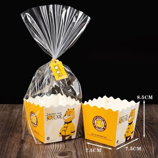 ĐẾ GIẤY VUÔNG GẤU VÀNG THÀNH CAO KÈM TÚI NILON 7,5x7,5x8,5CM (100/LỐC - 2000/THÙNG)