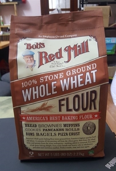 BỘT MÌ NGUYÊN CÁM BOB RED MILL 2.27KG